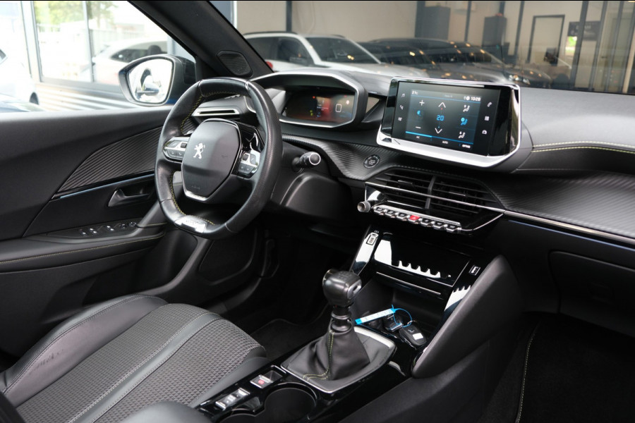 Peugeot 2008 1.2 PureTech GT-Line *PANORAMADAK* 39dkm! Nieuwstaat Apple Carplay & Camera