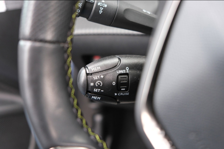 Peugeot 2008 1.2 PureTech GT-Line *PANORAMADAK* 39dkm! Nieuwstaat Apple Carplay & Camera