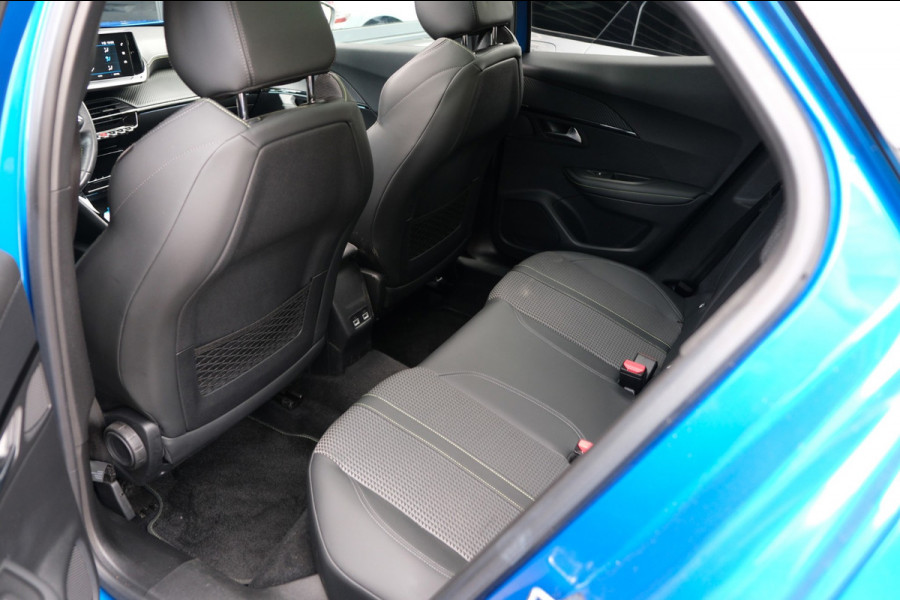 Peugeot 2008 1.2 PureTech GT-Line *PANORAMADAK* 39dkm! Nieuwstaat Apple Carplay & Camera