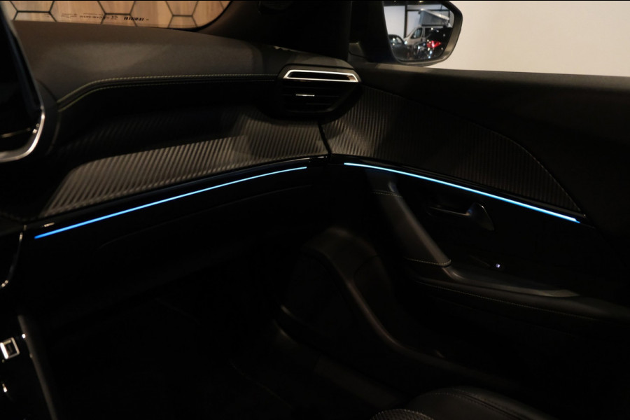 Peugeot 2008 1.2 PureTech GT-Line *PANORAMADAK* 39dkm! Nieuwstaat Apple Carplay & Camera