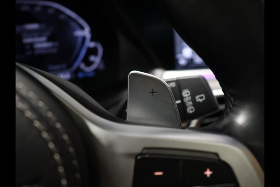 BMW X5 xDrive45e M Sport [MAXTON DESIGN, SCHUIFKANTELDAK, TREKHAAK INKLAPBAAR, BMW LASER, 360 CAMERA, ADAPTIVE CRUISE, LUCHTVERING, APPLE CARPLAY, MEMORY SEATS, STOELVERWARMING, NIEUWSTAAT]