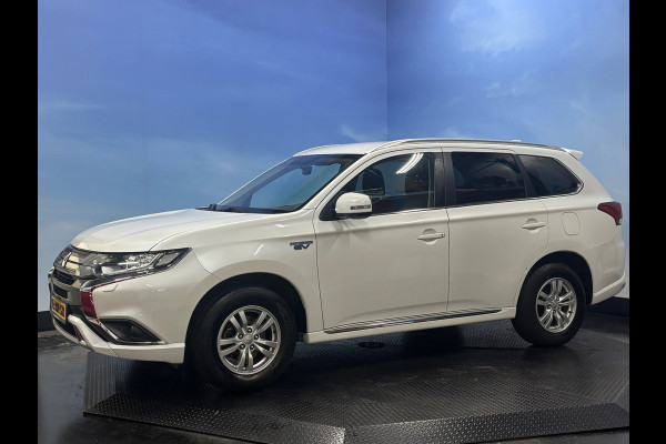 Mitsubishi Outlander 2.4 PHEV Pure Clima | Cruise | Camera | Trekhaak | Stoelverwarming