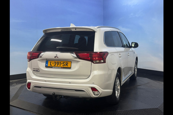 Mitsubishi Outlander 2.4 PHEV Pure Clima | Cruise | Camera | Trekhaak | Stoelverwarming
