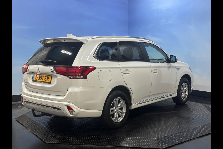 Mitsubishi Outlander 2.4 PHEV Pure Clima | Cruise | Camera | Trekhaak | Stoelverwarming