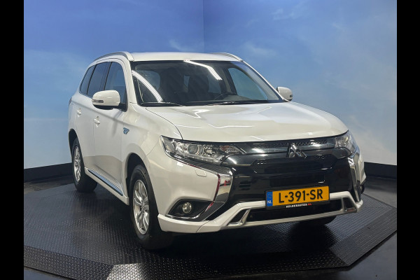 Mitsubishi Outlander 2.4 PHEV Pure Clima | Cruise | Camera | Trekhaak | Stoelverwarming