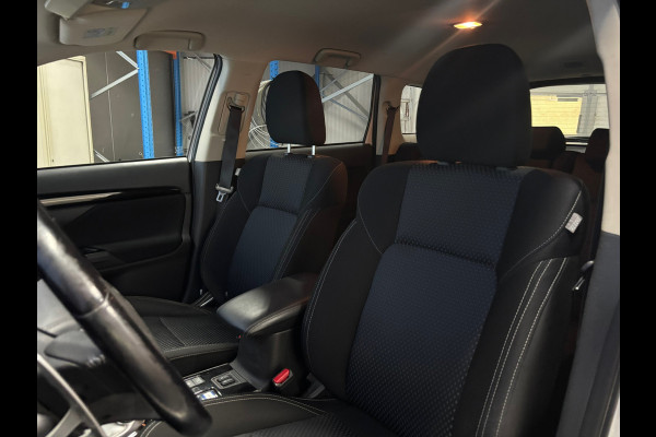 Mitsubishi Outlander 2.4 PHEV Pure Clima | Cruise | Camera | Trekhaak | Stoelverwarming