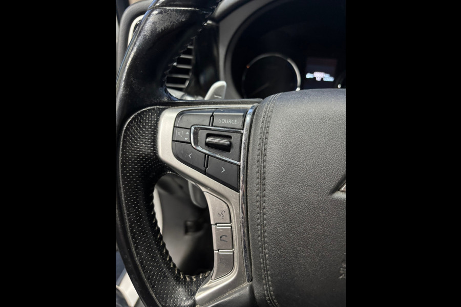 Mitsubishi Outlander 2.4 PHEV Pure Clima | Cruise | Camera | Trekhaak | Stoelverwarming