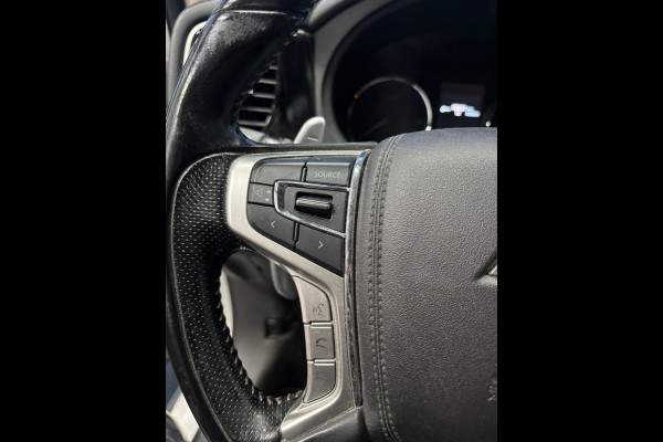 Mitsubishi Outlander 2.4 PHEV Pure Clima | Cruise | Camera | Trekhaak | Stoelverwarming