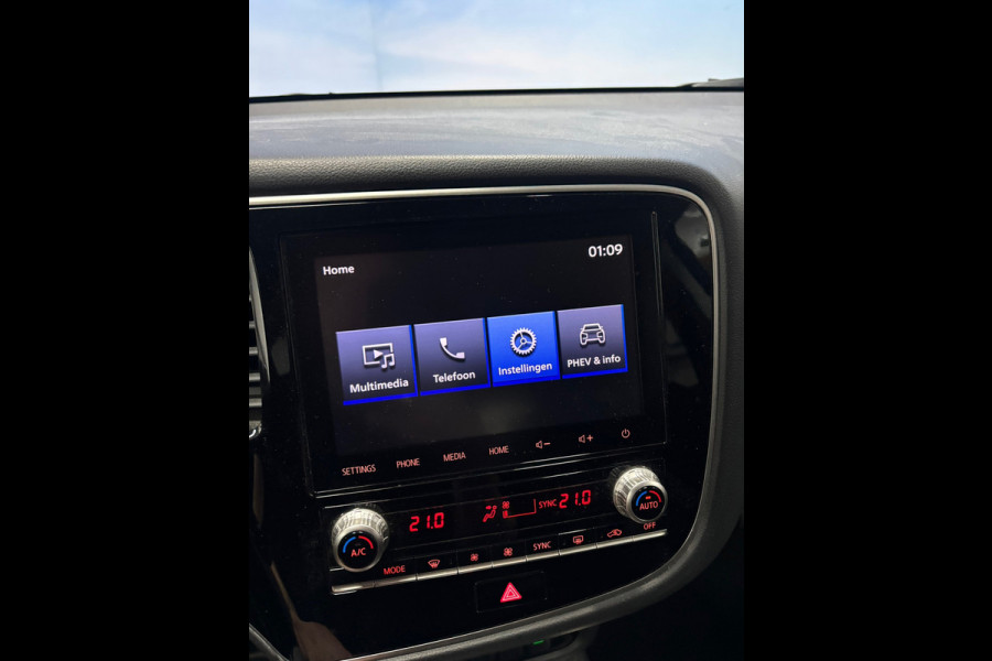 Mitsubishi Outlander 2.4 PHEV Pure Clima | Cruise | Camera | Trekhaak | Stoelverwarming
