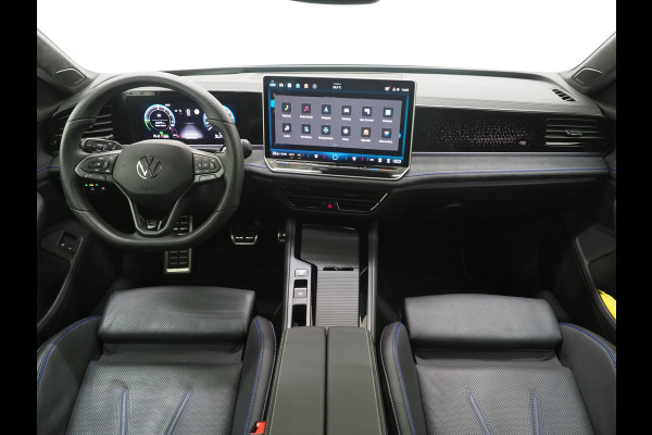 Volkswagen Passat Variant 1.5 eHybrid R-Line Edition | 5 Jaar Garantie | Leder | Panoramadak | Stoelventilatie | Trekhaak | Harman/Kardon | Massage | 360