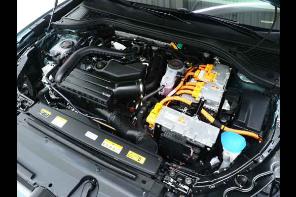 Volkswagen Passat Variant 1.5 eHybrid R-Line Edition | 5 Jaar Garantie | Leder | Panoramadak | Stoelventilatie | Trekhaak | Harman/Kardon | Massage | 360