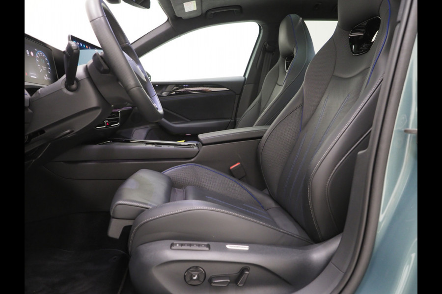 Volkswagen Passat Variant 1.5 eHybrid R-Line Edition | 5 Jaar Garantie | Leder | Panoramadak | Stoelventilatie | Trekhaak | Harman/Kardon | Massage | 360