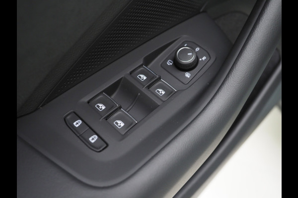 Volkswagen Passat Variant 1.5 eHybrid R-Line Edition | 5 Jaar Garantie | Leder | Panoramadak | Stoelventilatie | Trekhaak | Harman/Kardon | Massage | 360