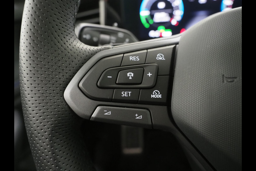 Volkswagen Passat Variant 1.5 eHybrid R-Line Edition | 5 Jaar Garantie | Leder | Panoramadak | Stoelventilatie | Trekhaak | Harman/Kardon | Massage | 360