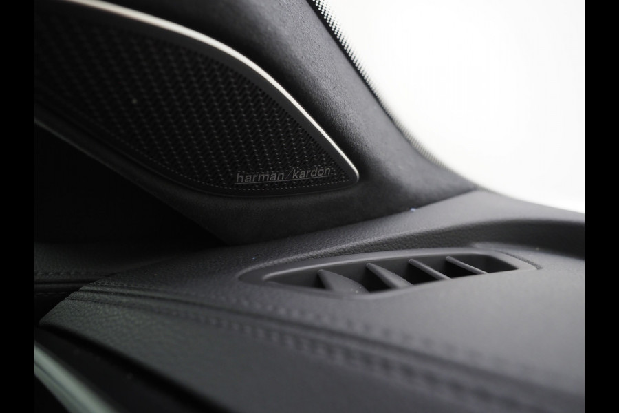 Volkswagen Passat Variant 1.5 eHybrid R-Line Edition | 5 Jaar Garantie | Leder | Panoramadak | Stoelventilatie | Trekhaak | Harman/Kardon | Massage | 360