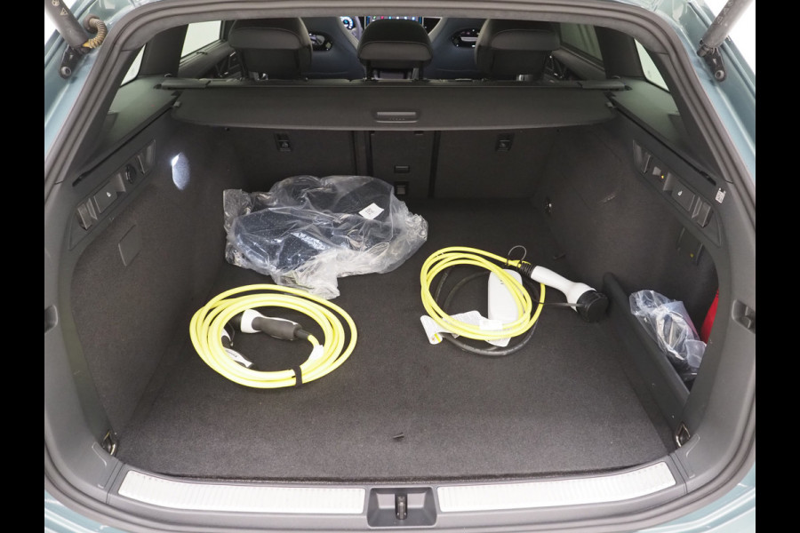 Volkswagen Passat Variant 1.5 eHybrid R-Line Edition | 5 Jaar Garantie | Leder | Panoramadak | Stoelventilatie | Trekhaak | Harman/Kardon | Massage | 360