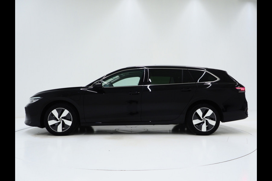 Volkswagen Passat Variant 1.5 eHybrid Elegance 204PK | 5 Jaar Garantie | Panoramadak | Leder/Alcantara | Massage | Trekhaak | HUD | Keyless | Sfeerlicht
