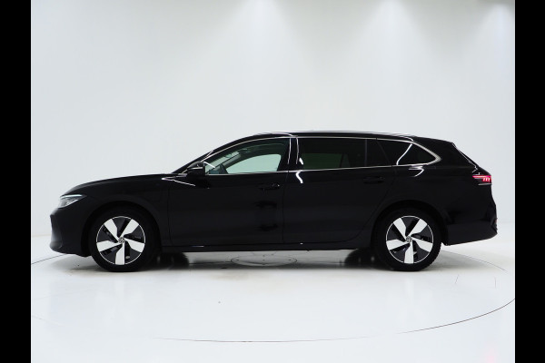 Volkswagen Passat Variant 1.5 eHybrid Elegance 204PK | 5 Jaar Garantie | Panoramadak | Leder/Alcantara | Massage | Trekhaak | HUD | Keyless | Sfeerlicht