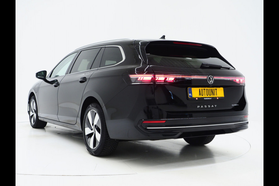 Volkswagen Passat Variant 1.5 eHybrid Elegance 204PK | 5 Jaar Garantie | Panoramadak | Leder/Alcantara | Massage | Trekhaak | HUD | Keyless | Sfeerlicht
