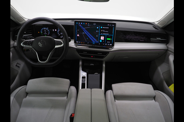 Volkswagen Passat Variant 1.5 eHybrid Elegance 204PK | 5 Jaar Garantie | Panoramadak | Leder/Alcantara | Massage | Trekhaak | HUD | Keyless | Sfeerlicht