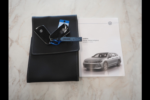 Volkswagen Passat Variant 1.5 eHybrid Elegance 204PK | 5 Jaar Garantie | Panoramadak | Leder/Alcantara | Massage | Trekhaak | HUD | Keyless | Sfeerlicht