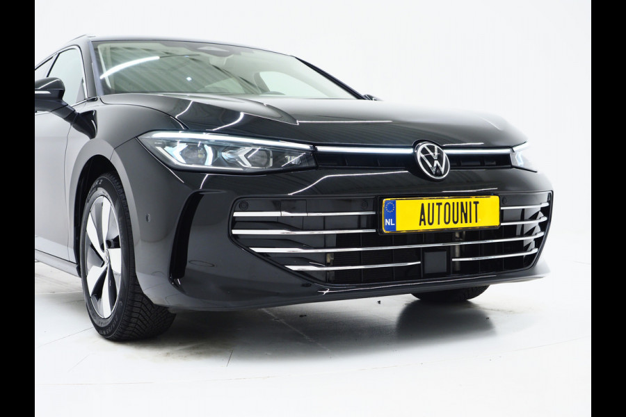 Volkswagen Passat Variant 1.5 eHybrid Elegance 204PK | 5 Jaar Garantie | Panoramadak | Leder/Alcantara | Massage | Trekhaak | HUD | Keyless | Sfeerlicht