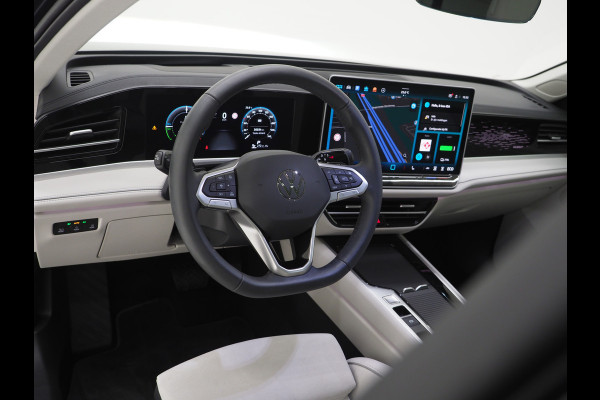 Volkswagen Passat Variant 1.5 eHybrid Elegance 204PK | 5 Jaar Garantie | Panoramadak | Leder/Alcantara | Massage | Trekhaak | HUD | Keyless | Sfeerlicht