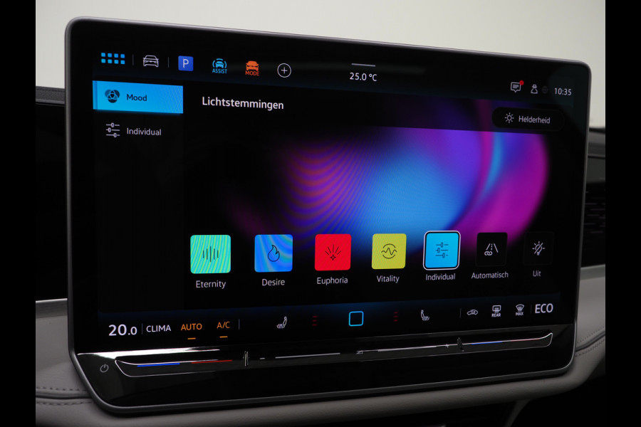 Volkswagen Passat Variant 1.5 eHybrid Elegance 204PK | 5 Jaar Garantie | Panoramadak | Leder/Alcantara | Massage | Trekhaak | HUD | Keyless | Sfeerlicht
