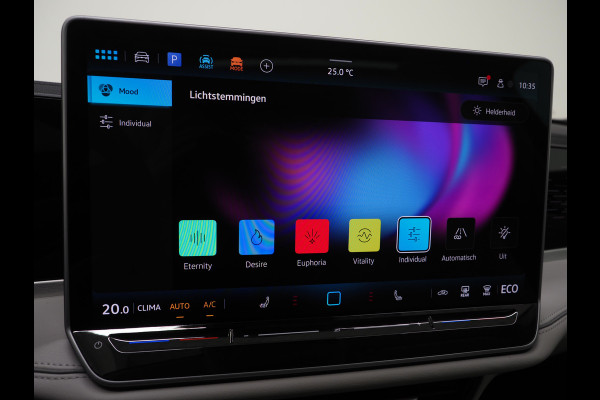 Volkswagen Passat Variant 1.5 eHybrid Elegance 204PK | 5 Jaar Garantie | Panoramadak | Leder/Alcantara | Massage | Trekhaak | HUD | Keyless | Sfeerlicht
