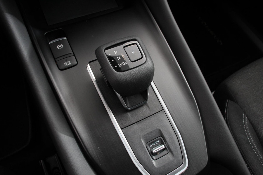 Nissan QASHQAI 1.3 MHEV Xtronic N-Connecta Navigatie Climate Control Camera 360 Led Led Verwarmde voorstoelen Adaptive Cruise Control Lichtmetalen velgen