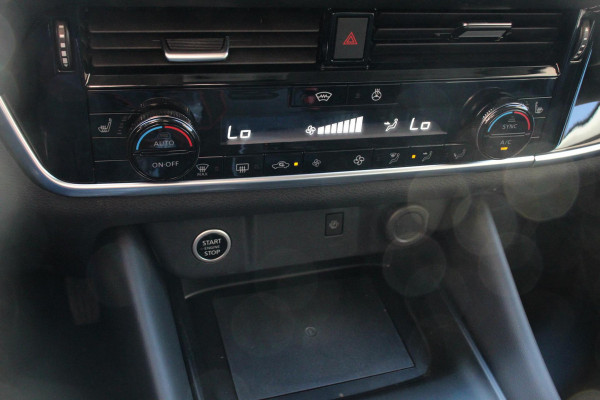 Nissan QASHQAI 1.3 MHEV Xtronic N-Connecta Navigatie Climate Control Camera 360 Led Led Verwarmde voorstoelen Adaptive Cruise Control Lichtmetalen velgen
