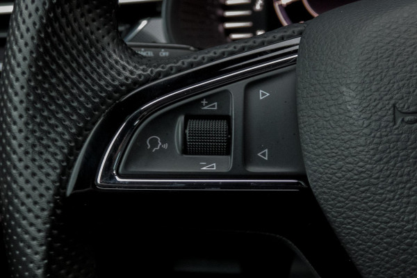 Škoda Kamiq 1.0 TSI Sport Business Edition| Trekhaak | Apple carplay/Android auto | Elektrische stoelverstelling | Stoelverwarming