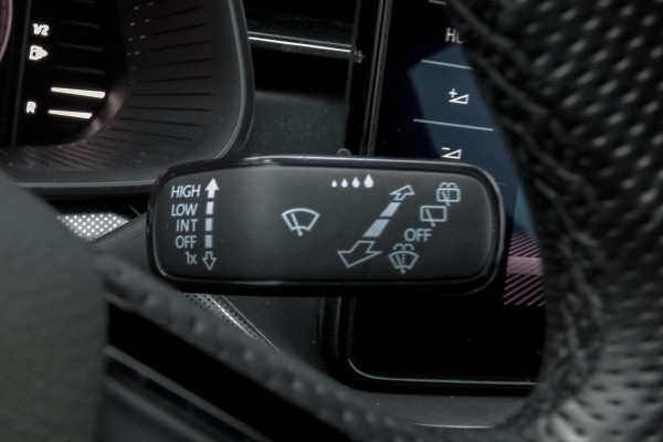 Škoda Kamiq 1.0 TSI Sport Business Edition| Trekhaak | Apple carplay/Android auto | Elektrische stoelverstelling | Stoelverwarming