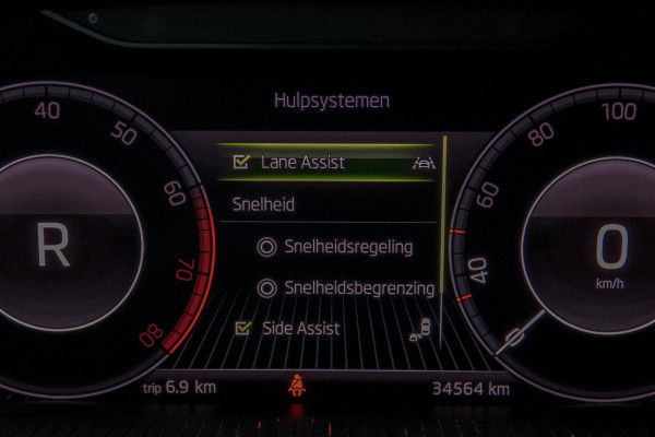 Škoda Kamiq 1.0 TSI Sport Business Edition| Trekhaak | Apple carplay/Android auto | Elektrische stoelverstelling | Stoelverwarming
