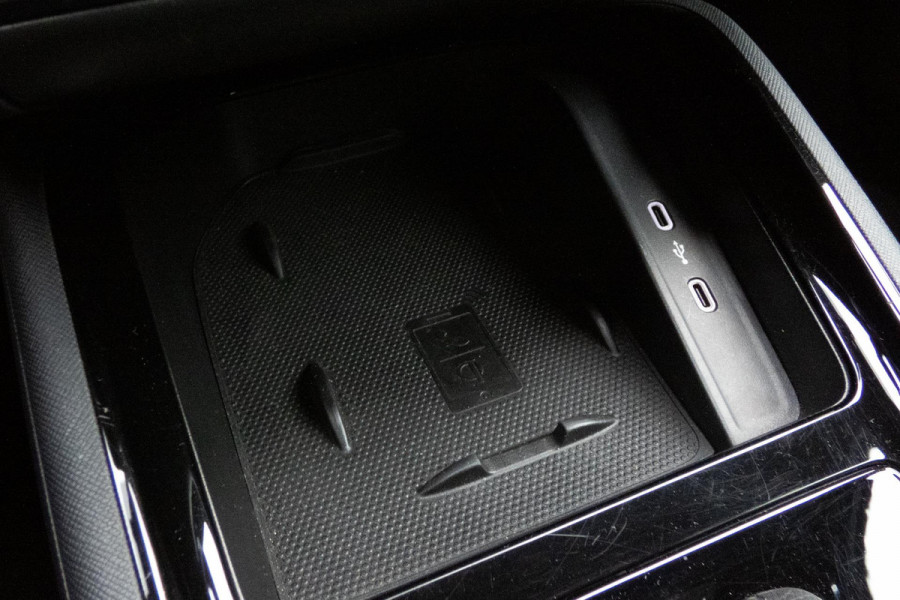 Škoda Kamiq 1.0 TSI Sport Business Edition| Trekhaak | Apple carplay/Android auto | Elektrische stoelverstelling | Stoelverwarming