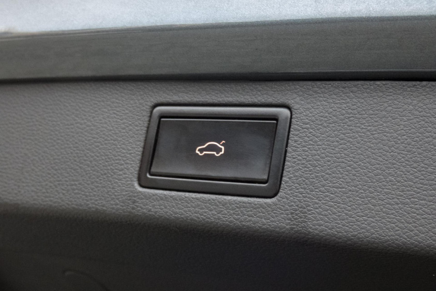 Škoda Kamiq 1.0 TSI Sport Business Edition| Trekhaak | Apple carplay/Android auto | Elektrische stoelverstelling | Stoelverwarming