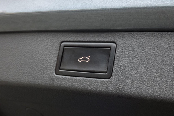 Škoda Kamiq 1.0 TSI Sport Business Edition| Trekhaak | Apple carplay/Android auto | Elektrische stoelverstelling | Stoelverwarming