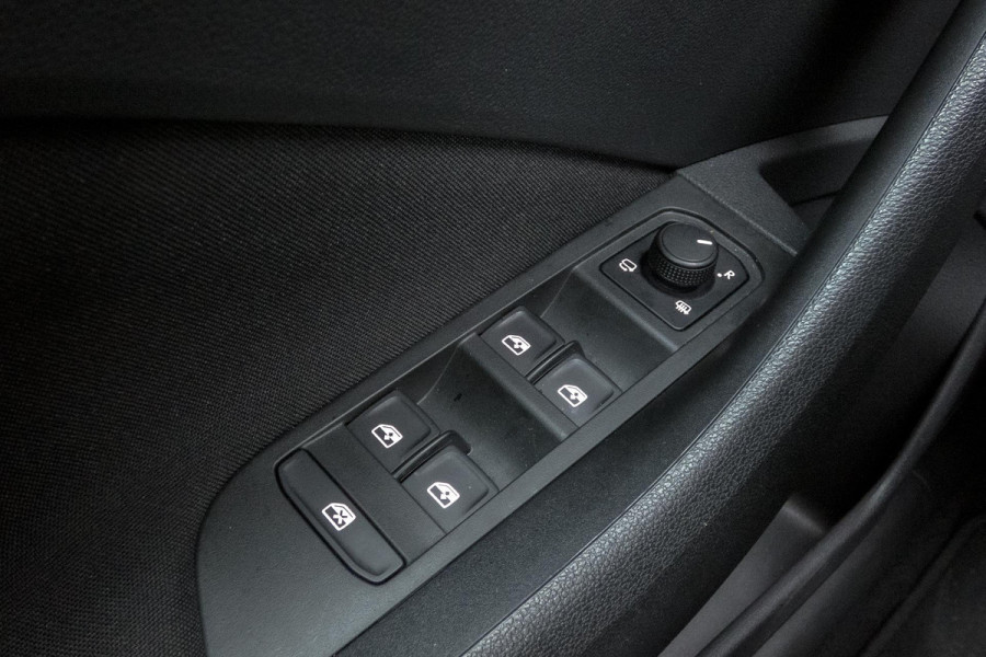 Škoda Kamiq 1.0 TSI Sport Business Edition| Trekhaak | Apple carplay/Android auto | Elektrische stoelverstelling | Stoelverwarming