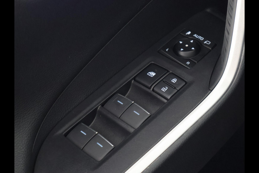 Toyota RAV4 2.5 Plug-in Hybrid AWD Bi-Tone Plus | 1500 KG trekgewicht | JBL Audio | Schuif-/Kanteldak | Stoelverwarming & ventilatie | Memory Seats |
