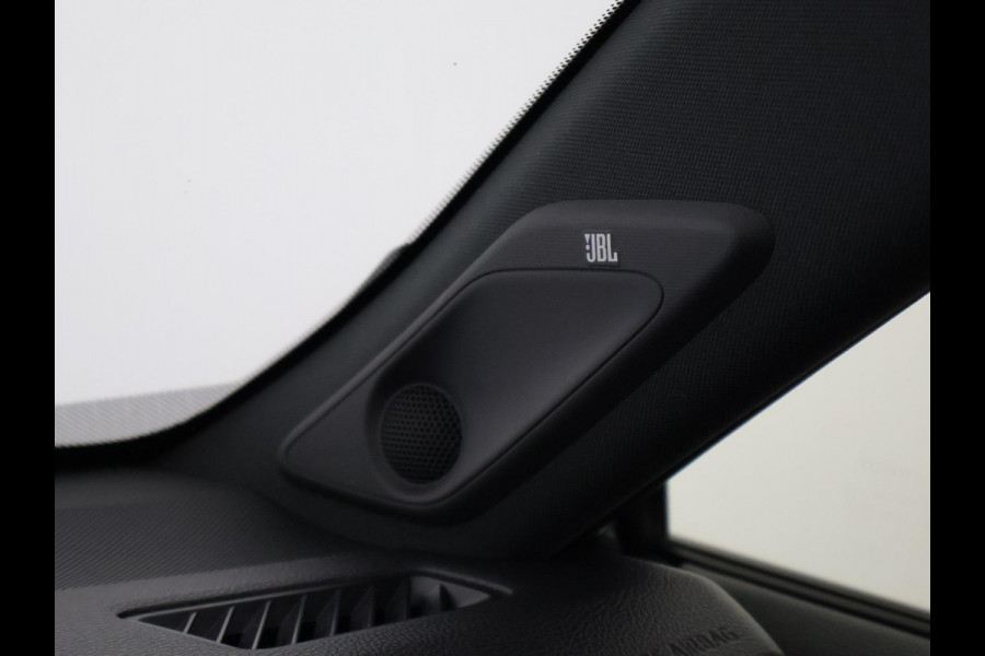Toyota RAV4 2.5 Plug-in Hybrid AWD Bi-Tone Plus | 1500 KG trekgewicht | JBL Audio | Schuif-/Kanteldak | Stoelverwarming & ventilatie | Memory Seats |