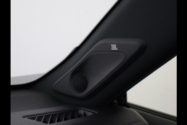 Toyota RAV4 2.5 Plug-in Hybrid AWD Bi-Tone Plus | 1500 KG trekgewicht | JBL Audio | Schuif-/Kanteldak | Stoelverwarming & ventilatie | Memory Seats |
