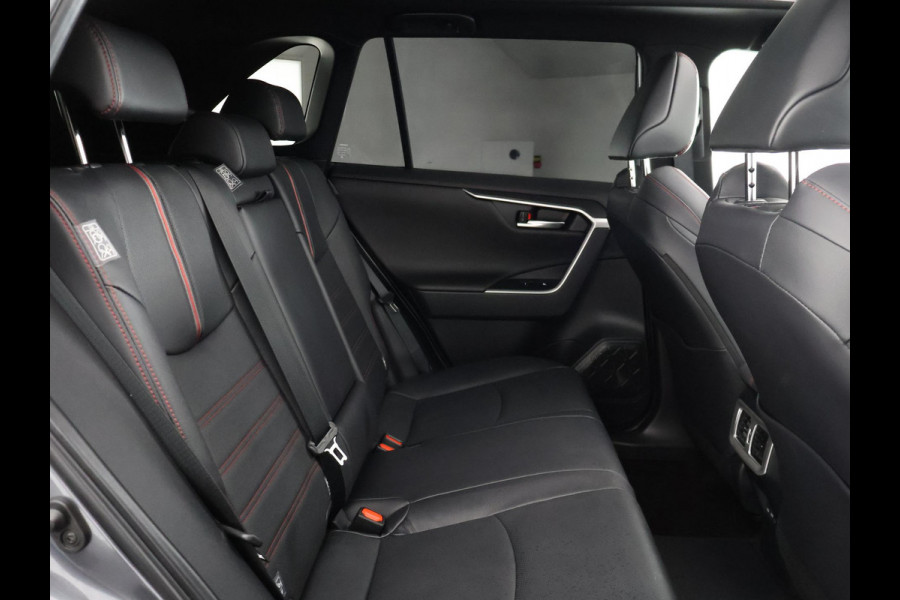 Toyota RAV4 2.5 Plug-in Hybrid AWD Bi-Tone Plus | 1500 KG trekgewicht | JBL Audio | Schuif-/Kanteldak | Stoelverwarming & ventilatie | Memory Seats |