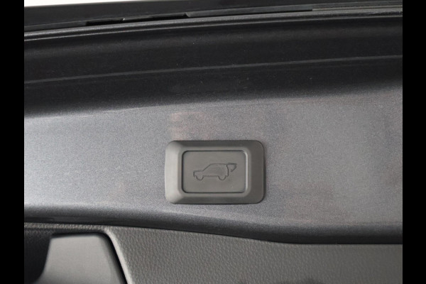 Toyota RAV4 2.5 Plug-in Hybrid AWD Bi-Tone Plus | 1500 KG trekgewicht | JBL Audio | Schuif-/Kanteldak | Stoelverwarming & ventilatie | Memory Seats |