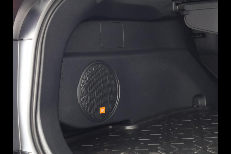 Toyota RAV4 2.5 Plug-in Hybrid AWD Bi-Tone Plus | 1500 KG trekgewicht | JBL Audio | Schuif-/Kanteldak | Stoelverwarming & ventilatie | Memory Seats |