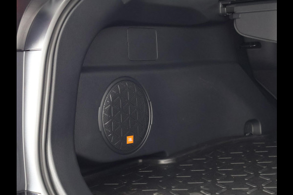 Toyota RAV4 2.5 Plug-in Hybrid AWD Bi-Tone Plus | 1500 KG trekgewicht | JBL Audio | Schuif-/Kanteldak | Stoelverwarming & ventilatie | Memory Seats |