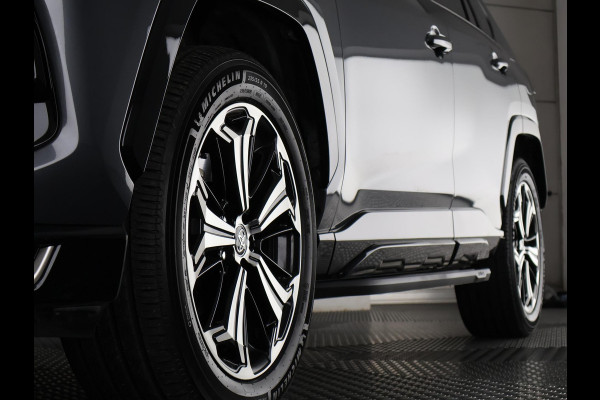 Toyota RAV4 2.5 Plug-in Hybrid AWD Bi-Tone Plus | 1500 KG trekgewicht | JBL Audio | Schuif-/Kanteldak | Stoelverwarming & ventilatie | Memory Seats |