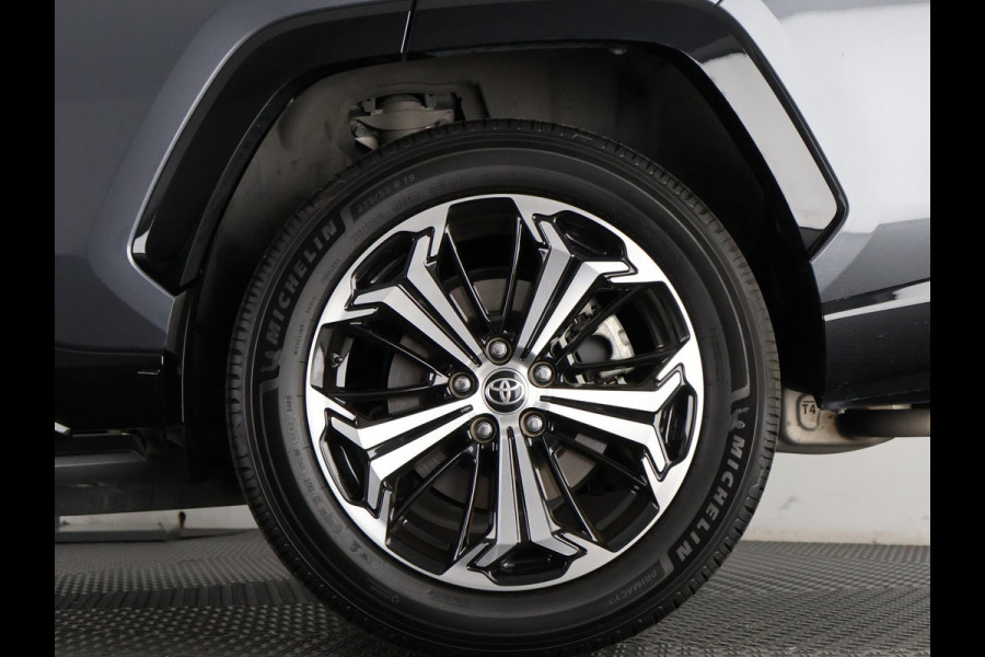 Toyota RAV4 2.5 Plug-in Hybrid AWD Bi-Tone Plus | 1500 KG trekgewicht | JBL Audio | Schuif-/Kanteldak | Stoelverwarming & ventilatie | Memory Seats |