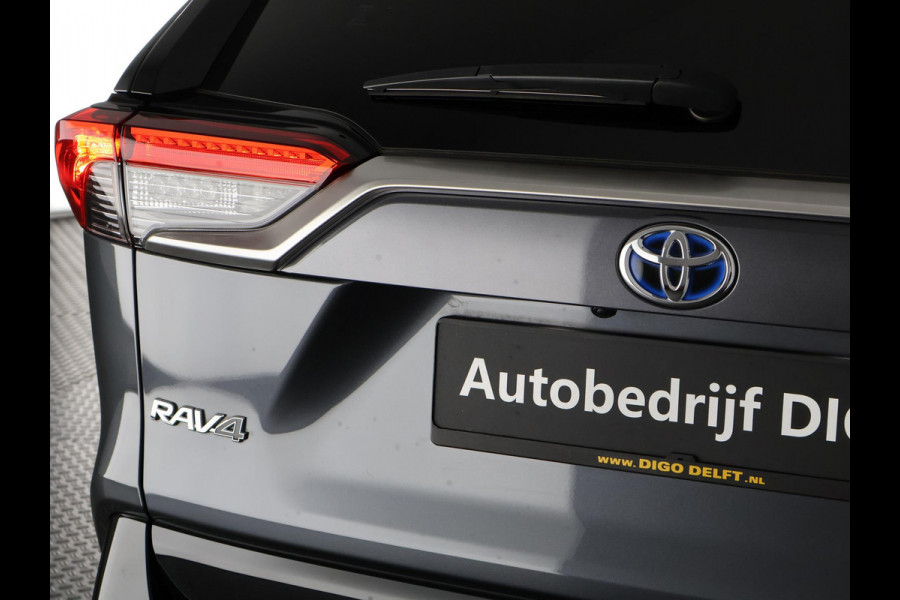 Toyota RAV4 2.5 Plug-in Hybrid AWD Bi-Tone Plus | 1500 KG trekgewicht | JBL Audio | Schuif-/Kanteldak | Stoelverwarming & ventilatie | Memory Seats |