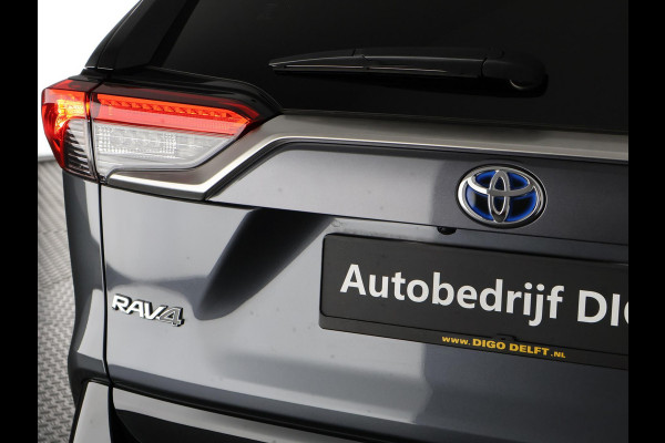 Toyota RAV4 2.5 Plug-in Hybrid AWD Bi-Tone Plus | 1500 KG trekgewicht | JBL Audio | Schuif-/Kanteldak | Stoelverwarming & ventilatie | Memory Seats |