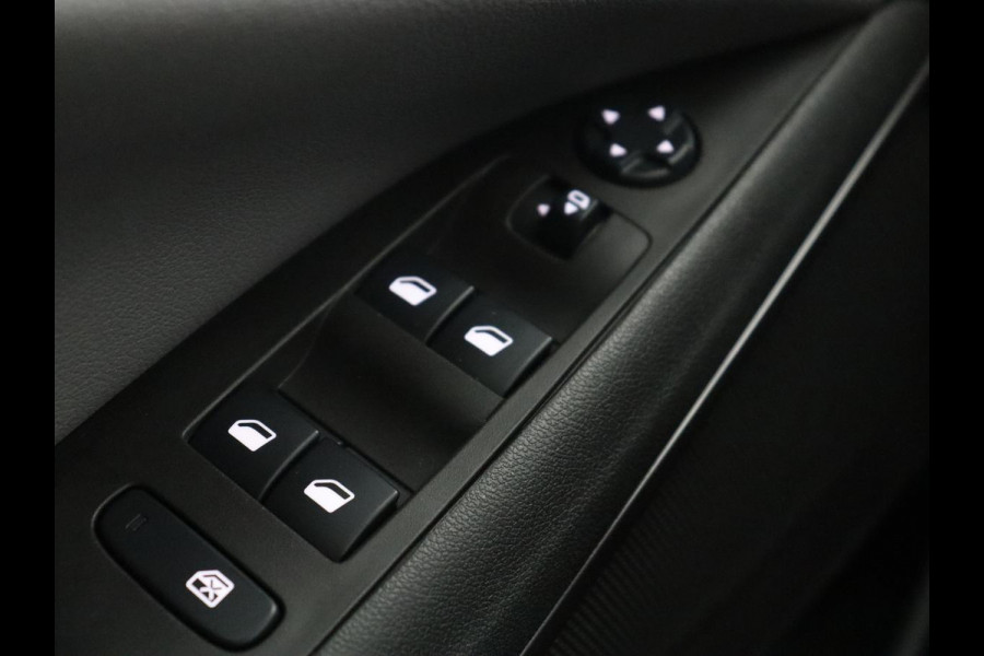 Opel Crossland X 1.2 Turbo Innovation | Cruise control | Stuur/stoel verwarming | Camera | Park assist | Trekhaak | Head-up | Carplay